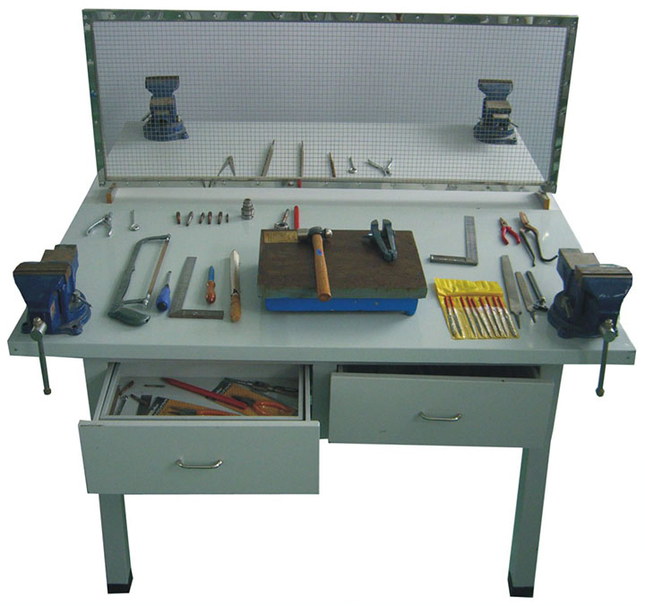 FZQG-B型 雙面（4座）鉗工實訓(xùn)成套設(shè)備,